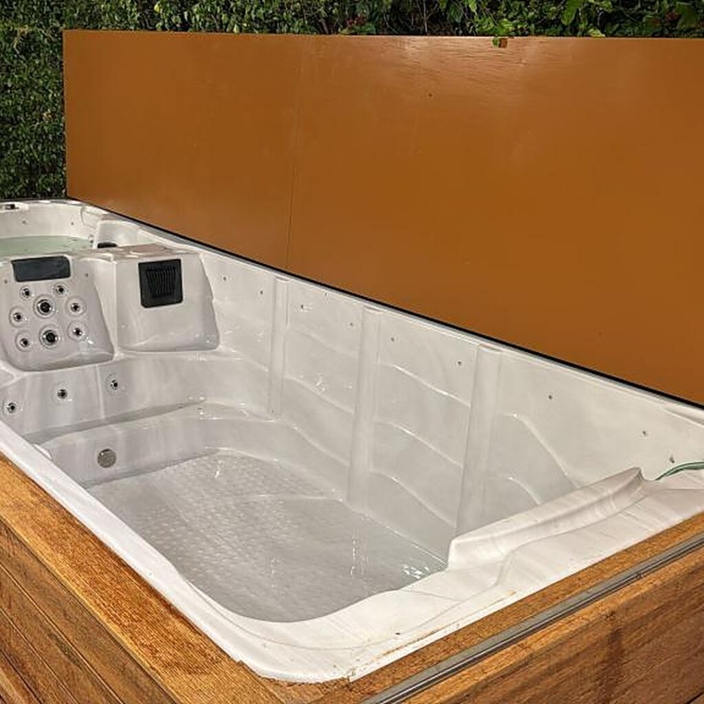 Swim-Spa-5890-gal-4